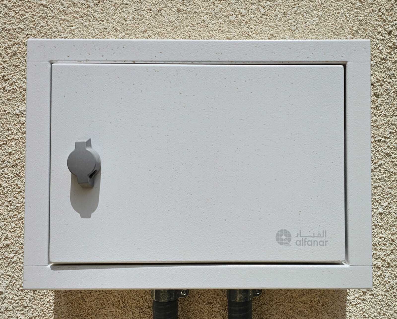 لوحة حماية شاحن سيارات كهربائية alfaCharge SD-1 – 8 موديول – IP55 – تركيب جداري